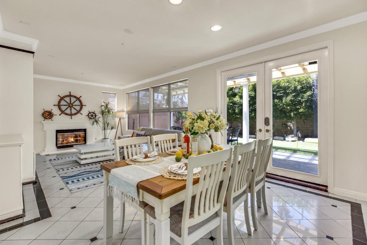 A Stunning Beach Villa Walking To Huntington Beach Exterior photo