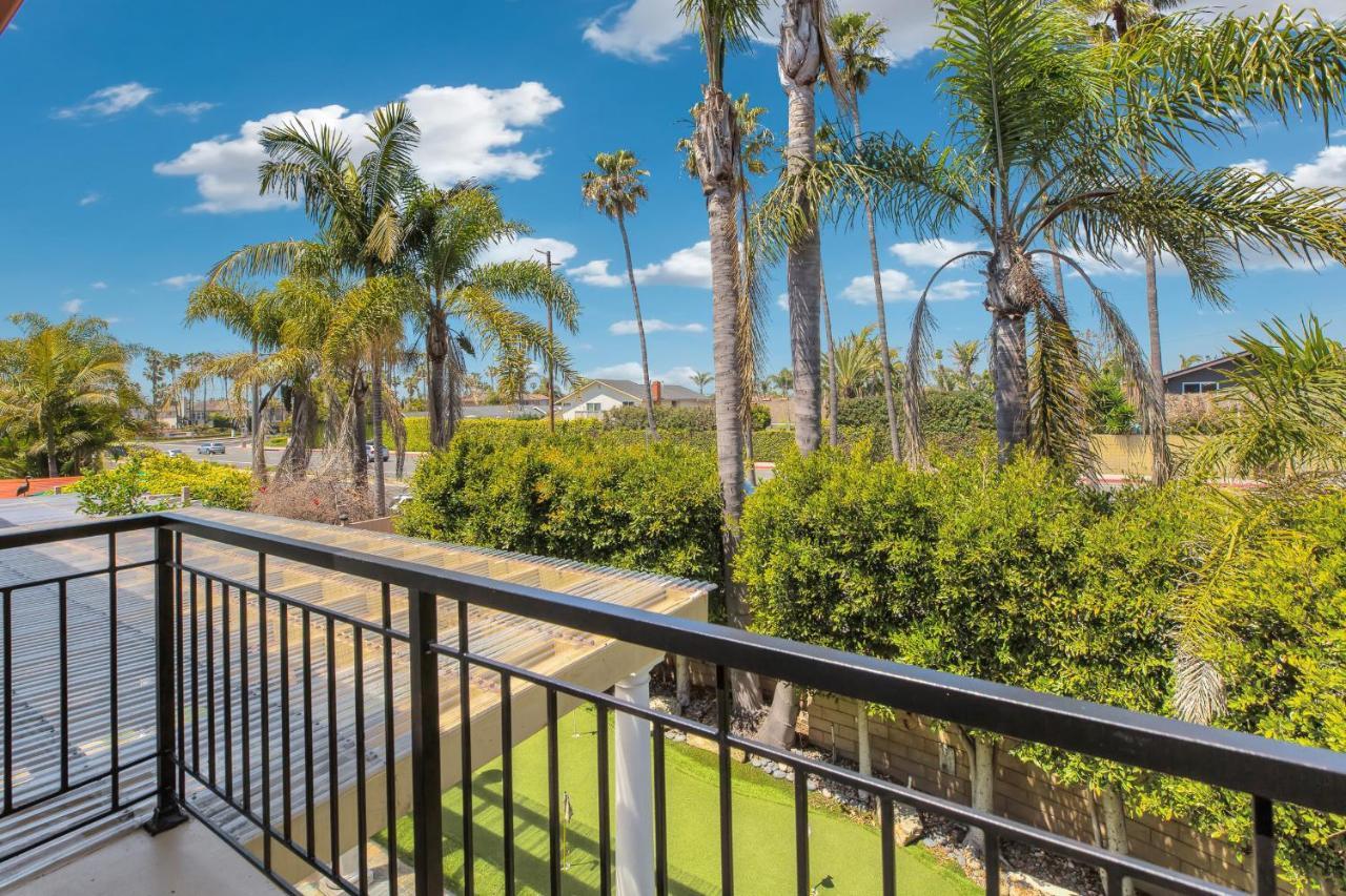 A Stunning Beach Villa Walking To Huntington Beach Exterior photo