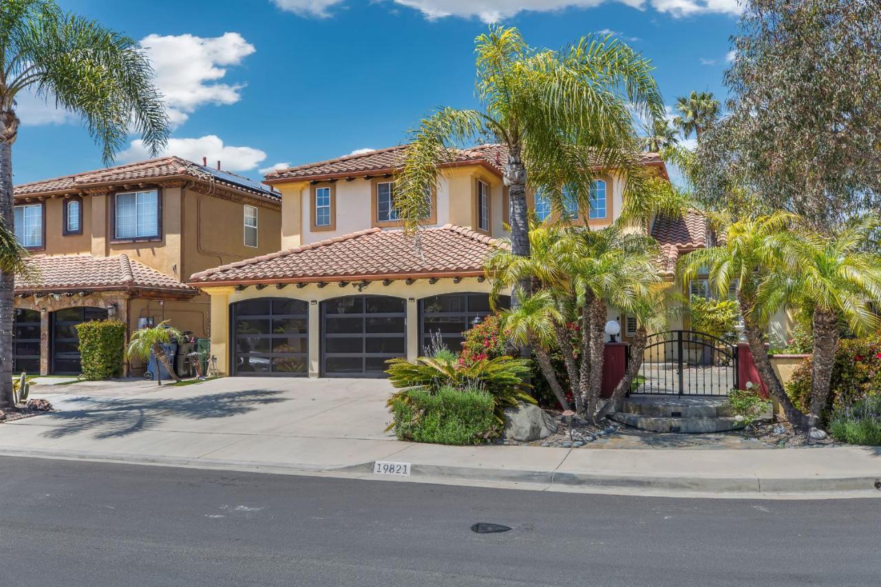 A Stunning Beach Villa Walking To Huntington Beach Exterior photo