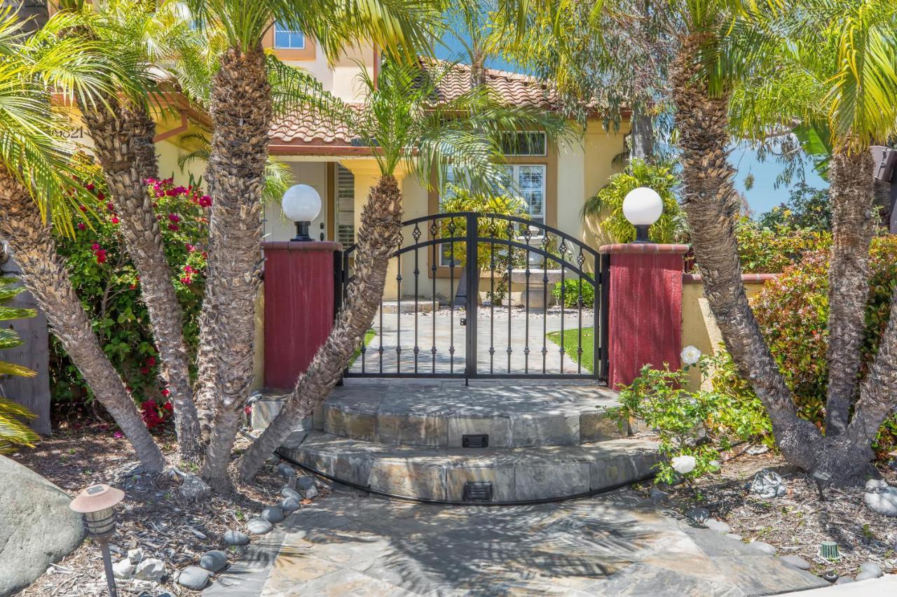 A Stunning Beach Villa Walking To Huntington Beach Exterior photo